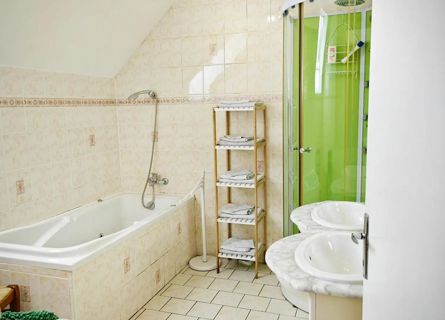 Chambres Les Salles Beauvoir  3*, Beauvoir (Manche) Frankrijk